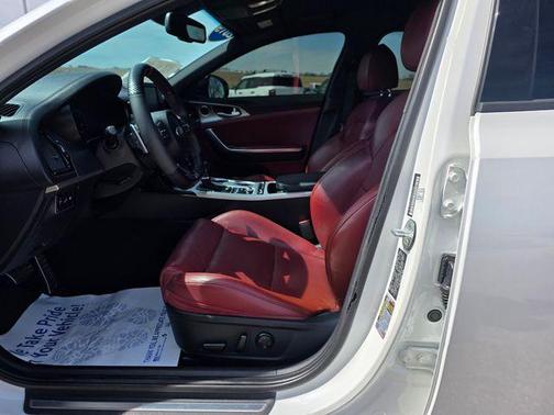 Snow White Pearl 2019 Kia Stinger GT