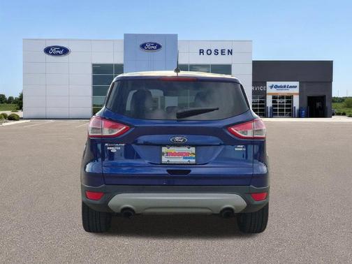 Deep Impact Blue 2016 Ford Escape SE