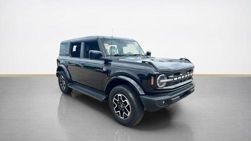 Shadow Black 2025 Ford Bronco Outer Banks
