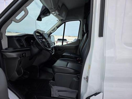 Oxford White 2026 Ford Transit-250 148 WB Medium Roof Cargo