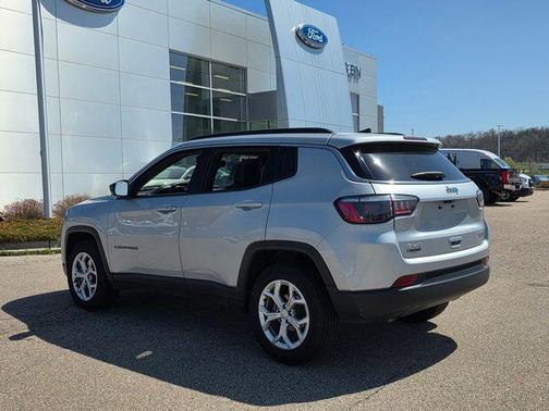 Silver Zynith 2024 Jeep Compass Latitude