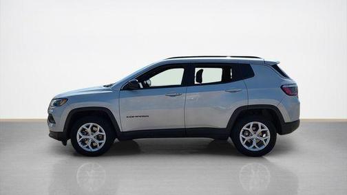 Silver Zynith 2024 Jeep Compass Latitude