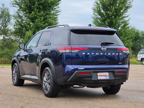 Deep Ocean Blue 2025 Nissan Pathfinder SV