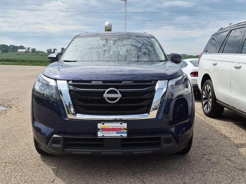 Deep Ocean Blue 2025 Nissan Pathfinder SV