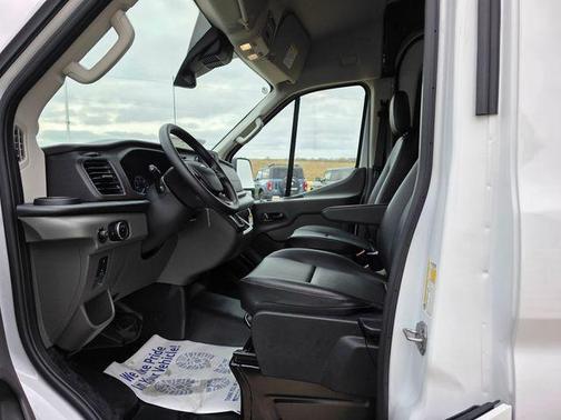 2025 Ford Transit-250 148 WB Medium Roof Cargo