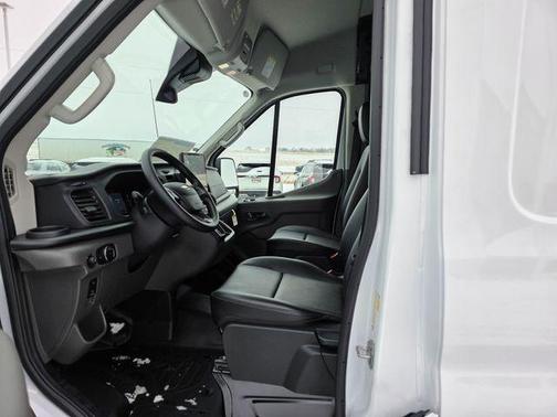 2026 Ford Transit-250 148 WB Medium Roof Cargo