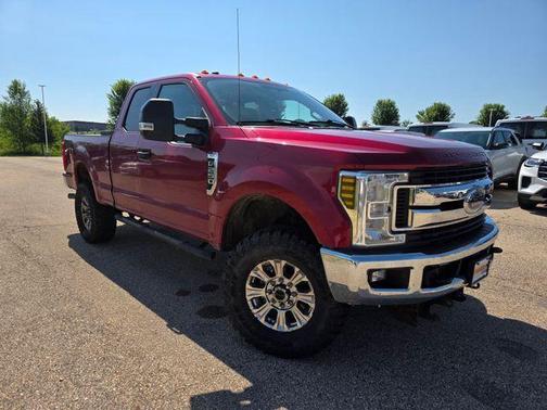 Ruby Red Metallic Tinted Clearcoat 2019 Ford F-250 XLT