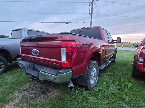 Ruby Red Metallic Tinted Clearcoat 2017 Ford F-250 Lariat