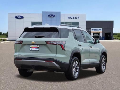 Green 2025 Chevrolet Equinox LT