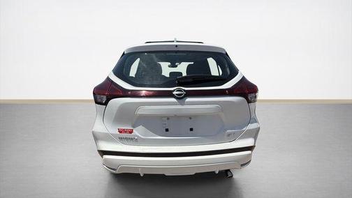 Aspen White Tricoat 2023 Nissan Kicks SV