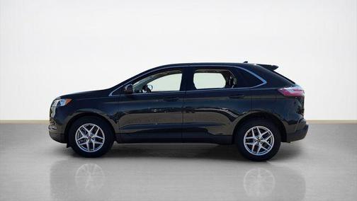 Green Metallic 2023 Ford Edge SEL