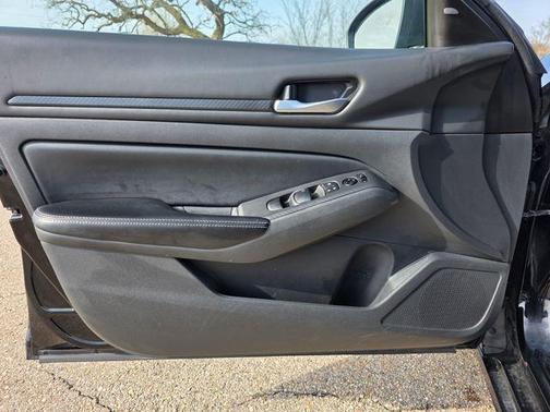 Black 2024 Nissan Altima 2.5 SV