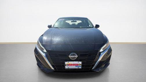 Black 2024 Nissan Altima 2.5 SV