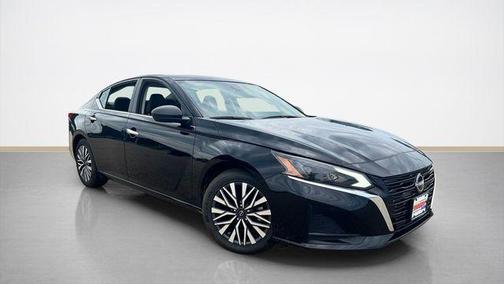 Black 2024 Nissan Altima 2.5 SV