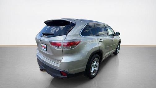 Creme Brulee 2014 Toyota Highlander Limited Platinum