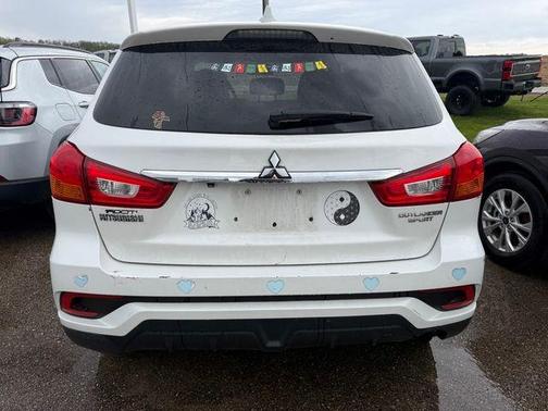 Diamond White Pearl 2018 Mitsubishi Outlander Sport 2.0 ES
