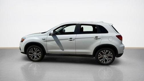Diamond White Pearl 2018 Mitsubishi Outlander Sport 2.0 ES
