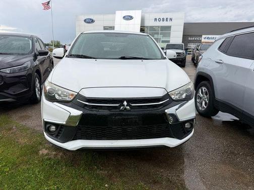 Diamond White Pearl 2018 Mitsubishi Outlander Sport 2.0 ES