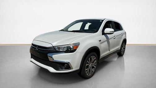 Diamond White Pearl 2018 Mitsubishi Outlander Sport 2.0 ES
