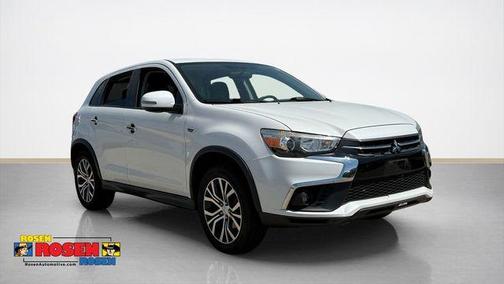 Diamond White Pearl 2018 Mitsubishi Outlander Sport 2.0 ES