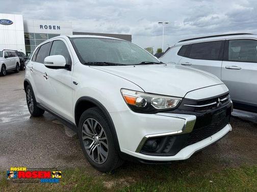Diamond White Pearl 2018 Mitsubishi Outlander Sport 2.0 ES