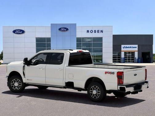 Star White 2026 Ford F-350 Lariat Super Duty