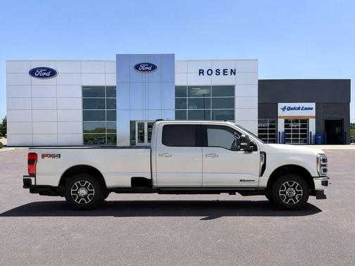 Star White 2026 Ford F-350 Lariat Super Duty