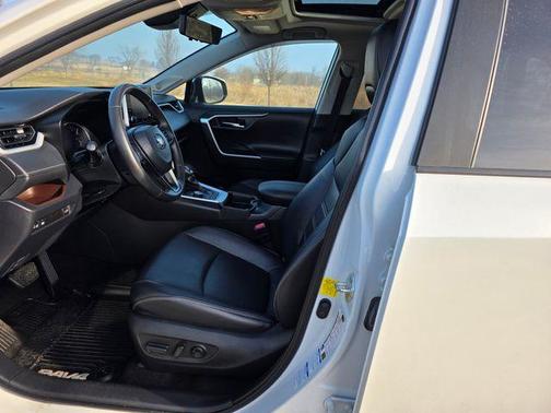 2020 Toyota RAV4 Limited