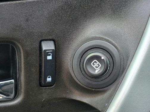 Ingot Silver 2013 Ford Edge SE