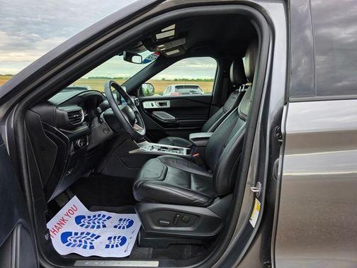Gray Metallic 2023 Ford Explorer Platinum
