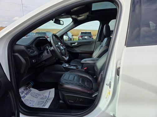 2023 Ford Escape ST-Line Elite