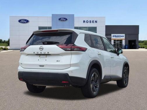 Everest White P 2024 Nissan Rogue SV