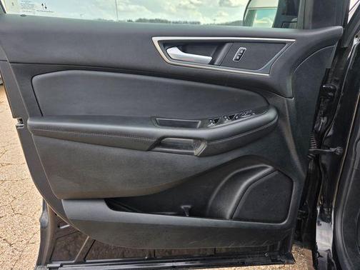 Agate Black Metallic 2024 Ford Edge SEL