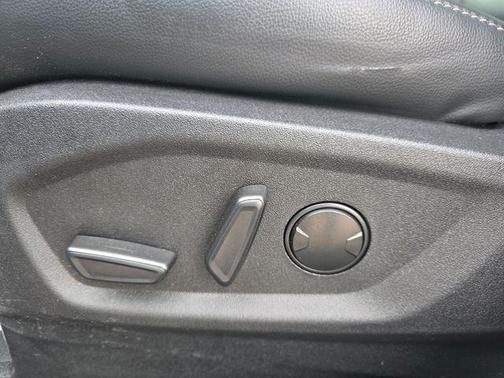 Agate Black Metallic 2024 Ford Edge SEL