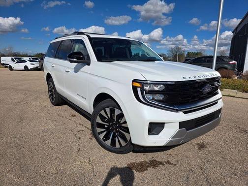 Star White 2026 Ford Expedition Platinum