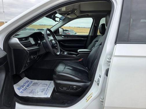 Bright White Clearcoat 2023 Jeep Grand Cherokee Limited