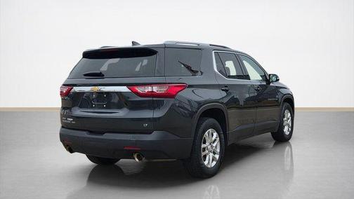 Graphite Metallic 2018 Chevrolet Traverse LT Cloth
