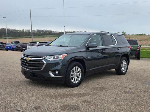 Graphite Metallic 2018 Chevrolet Traverse LT Cloth