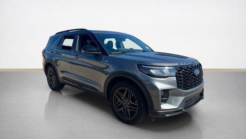 Carbonized Gray Metallic 2025 Ford Explorer ST-Line