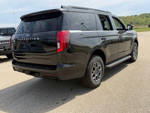 Black Metallic 2026 Ford Expedition Active