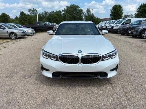 Mineral White Metallic 2022 BMW 330 i xDrive