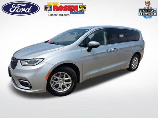 2023 Chrysler Pacifica Touring-L