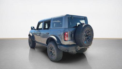 Carbonized Gray Metallic 2026 Ford Bronco Badlands