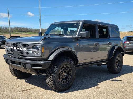 Carbonized Gray Metallic 2026 Ford Bronco Badlands