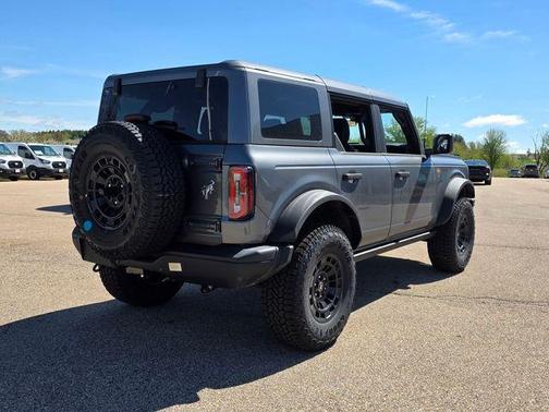 Carbonized Gray Metallic 2026 Ford Bronco Badlands