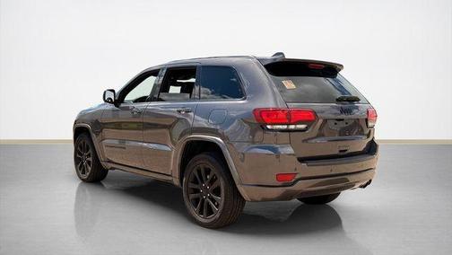 Granite Crystal Clearcoat Metallic 2019 Jeep Grand Cherokee Altitude