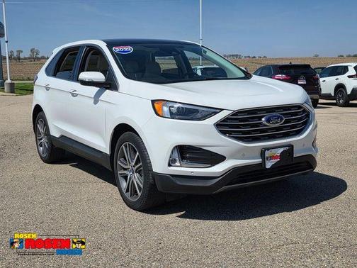 White Metallic 2022 Ford Edge Titanium