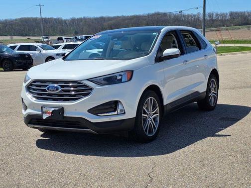 White Metallic 2022 Ford Edge Titanium