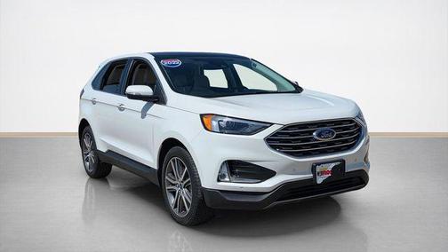 White Metallic 2022 Ford Edge Titanium