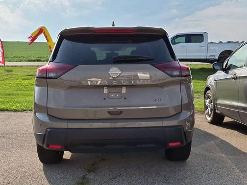 Baja Storm 2025 Nissan Rogue SV